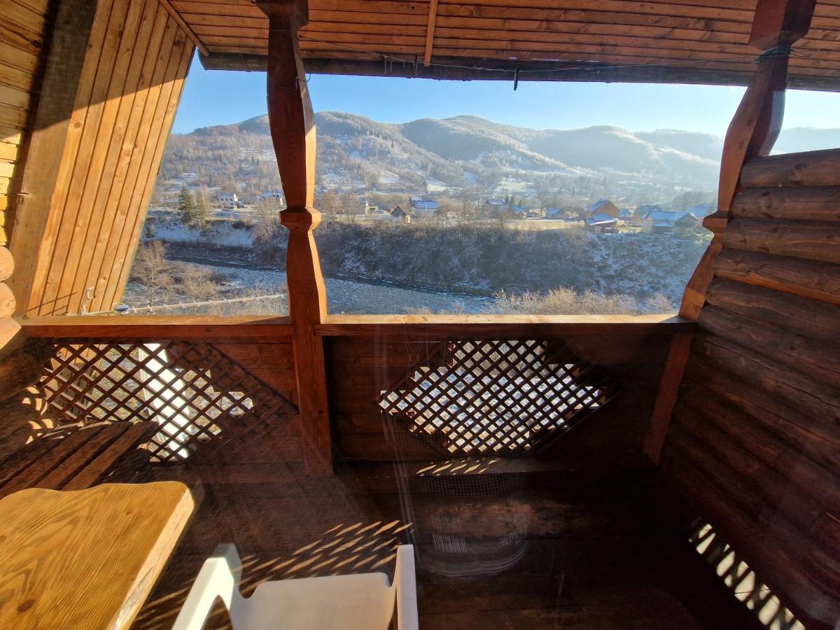 Гуцульська Хата Hotel Yaremche Exterior photo